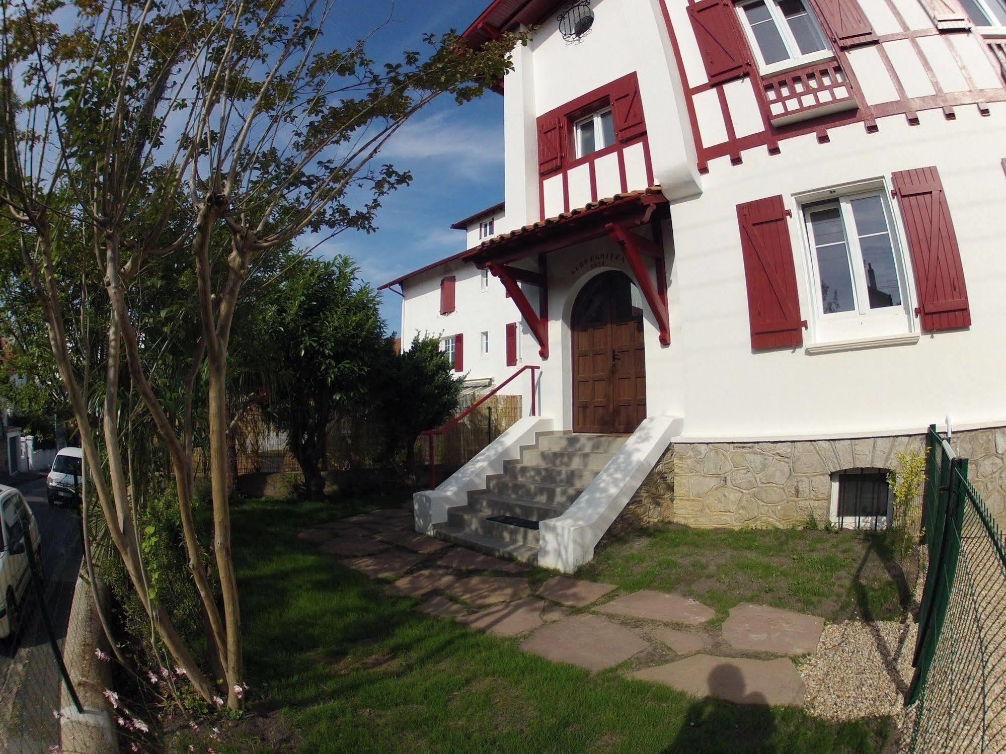 Bed and Breakfast Aux Arenes De Bayona Exterior foto