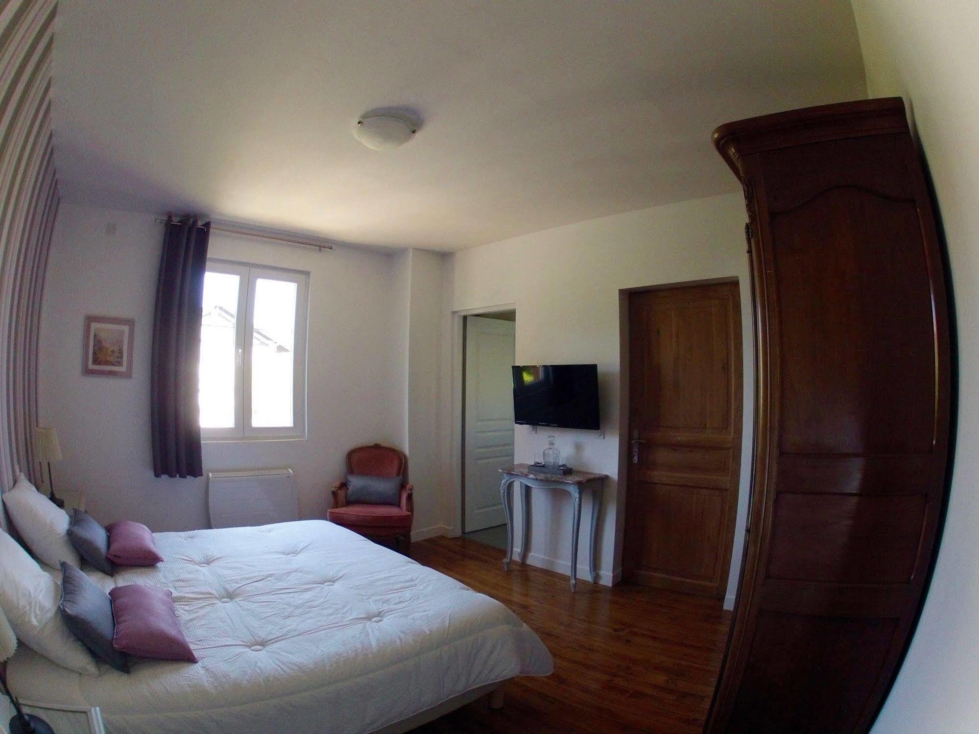 Bed and Breakfast Aux Arenes De Bayona Exterior foto