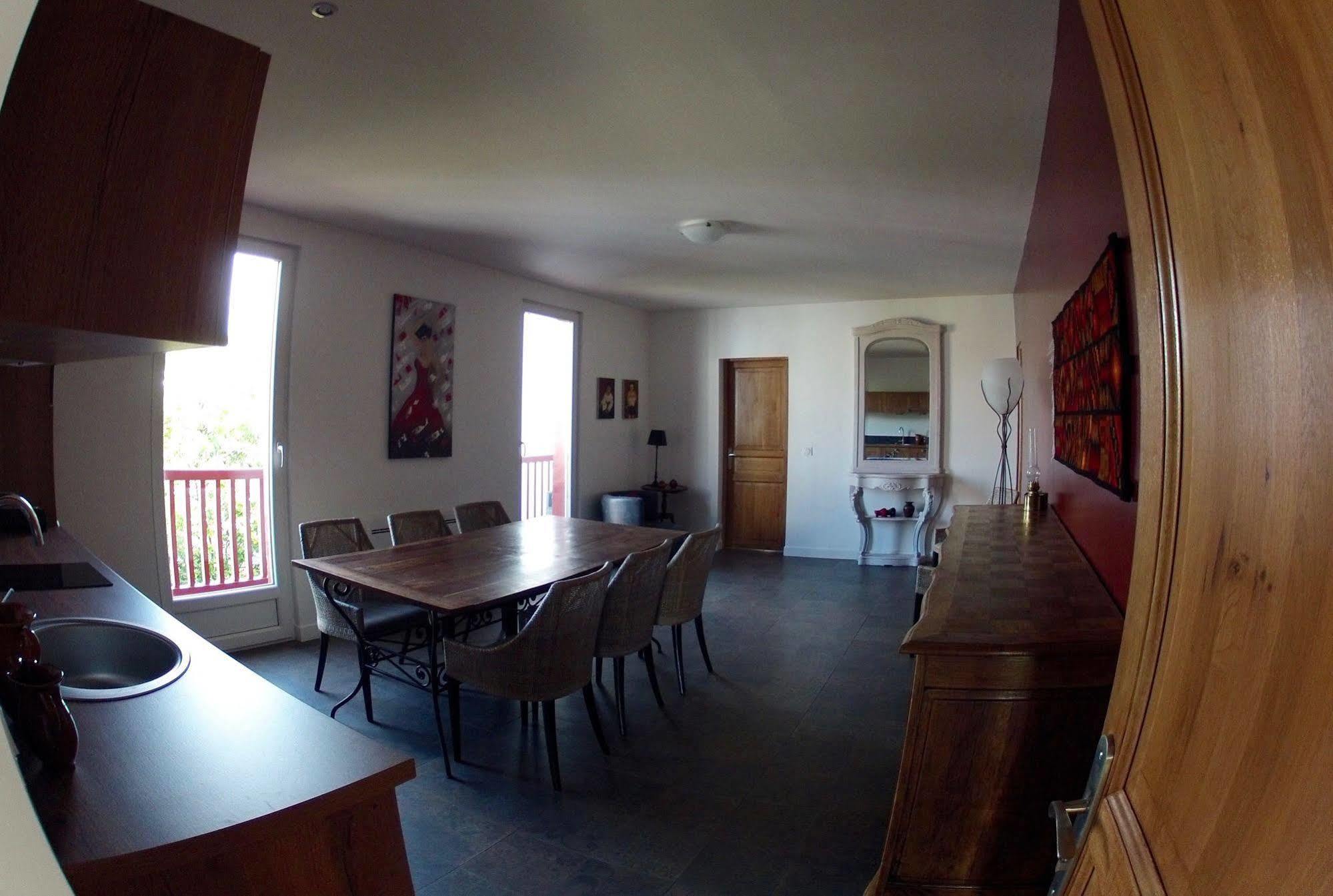 Bed and Breakfast Aux Arenes De Bayona Exterior foto